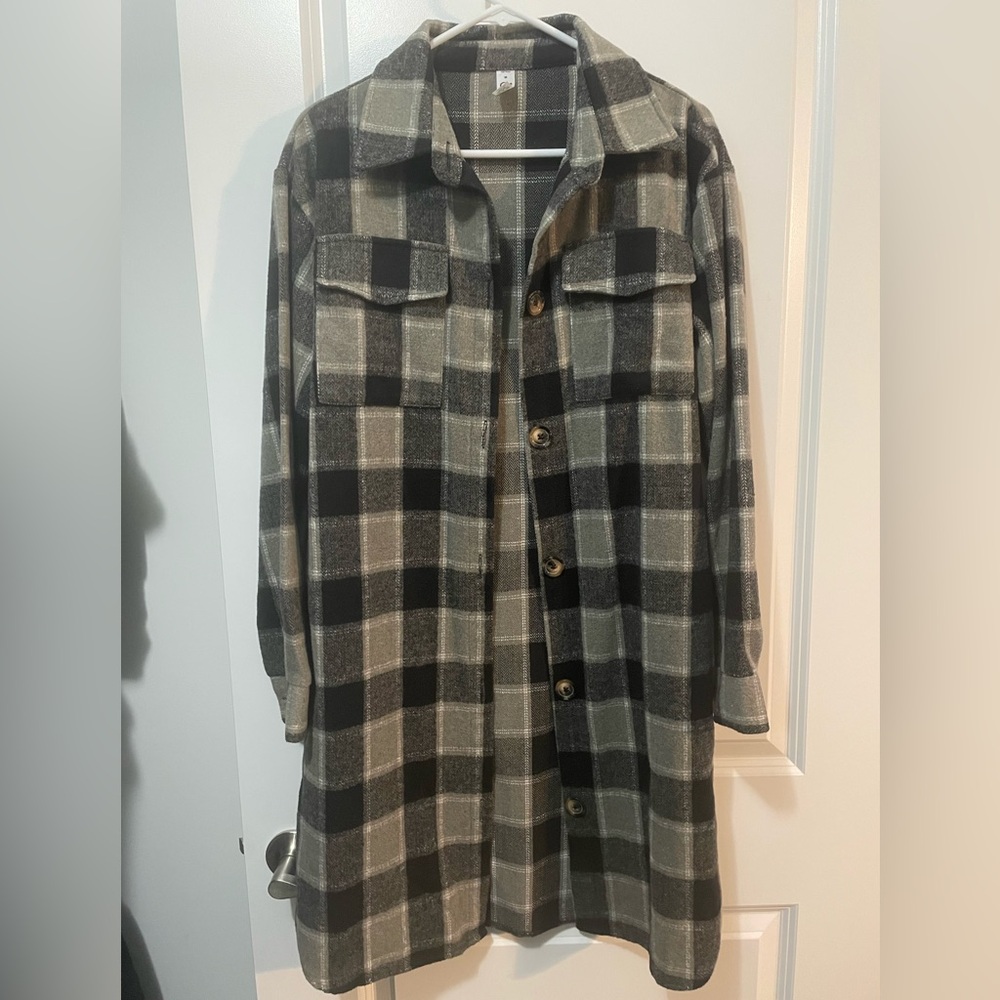 Zyia Gray and Black Taggart Plaid Long Shirt Jacket Sz M